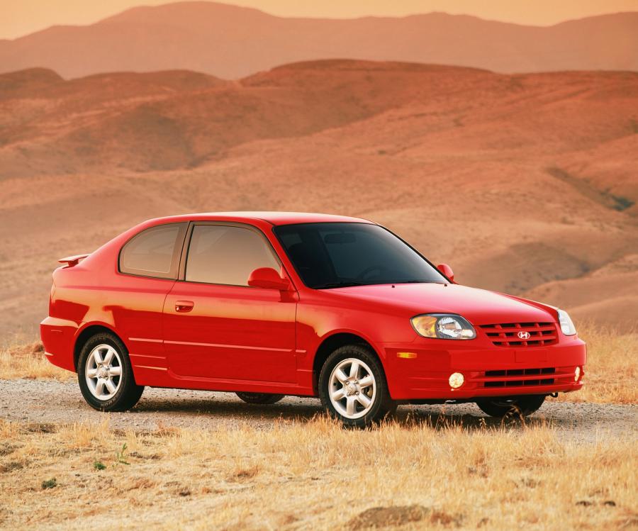  Hyundai Accent 2004 года  (фото 2 из 29)